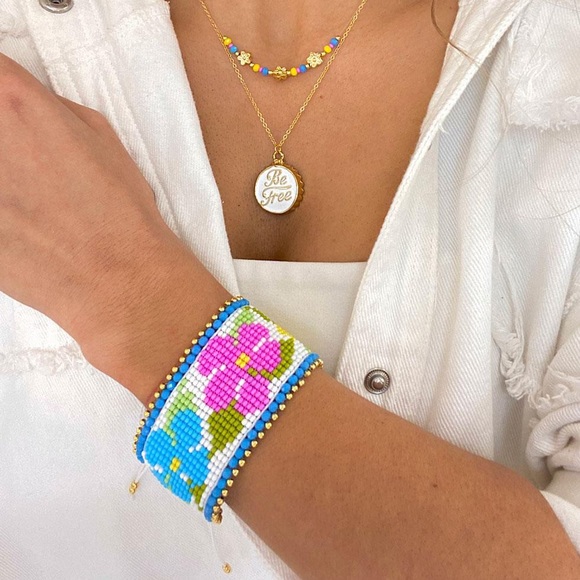 Flower Power Mostacilla Bracelet - Picture 2 of 2